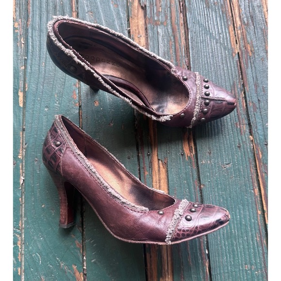 Heels - Picture 1 of 8